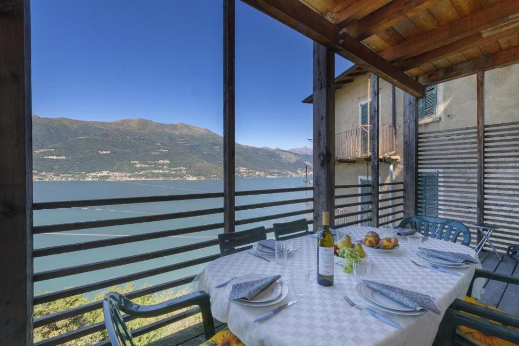 Poolside Apartment Cristina Bellano Exterior photo