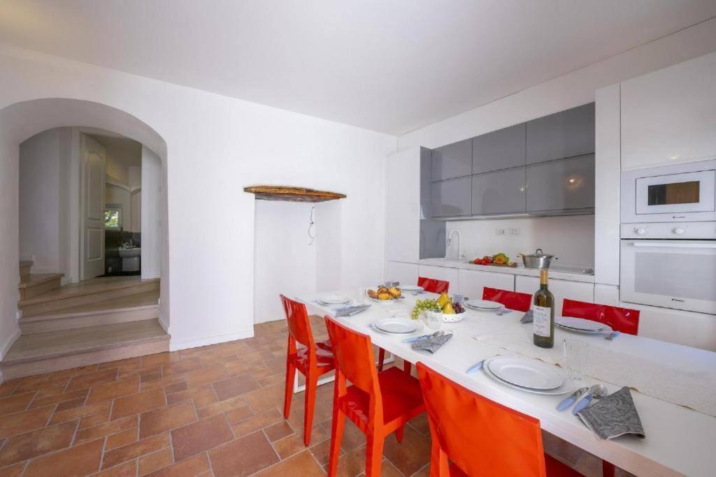 Poolside Apartment Cristina Bellano Exterior photo